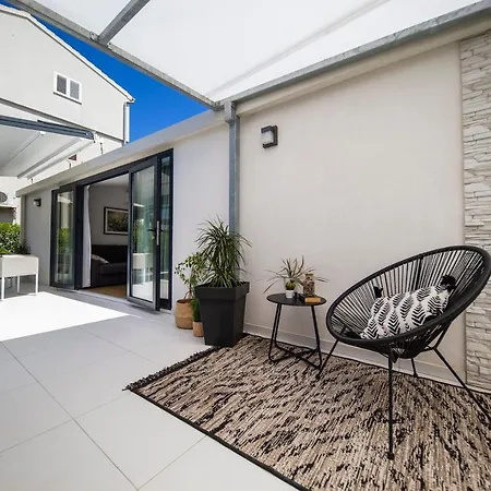 Apartmán First