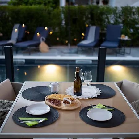 扎达尔第一公寓 公寓 *