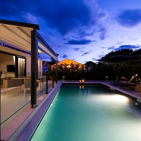 扎达尔第一公寓 公寓 扎达尔