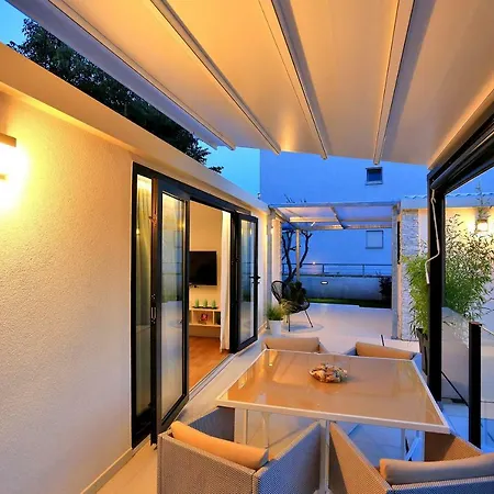 扎达尔第一公寓