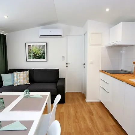 Apartman First