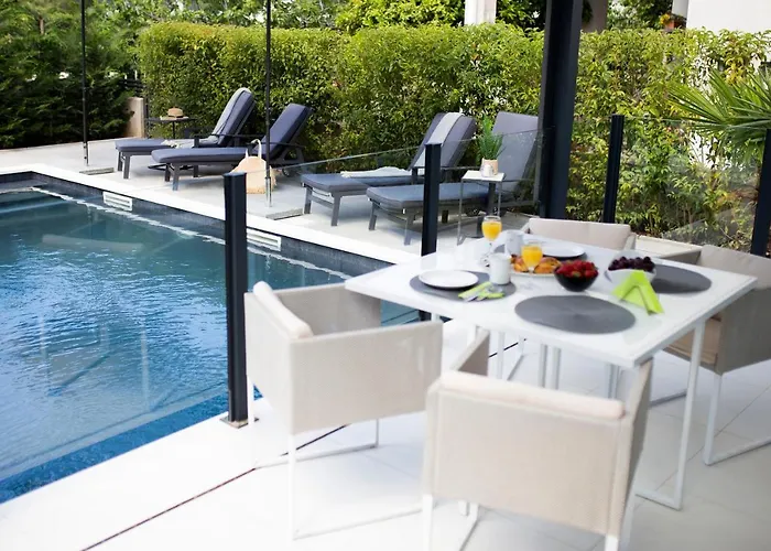 First * Ζαντάρ