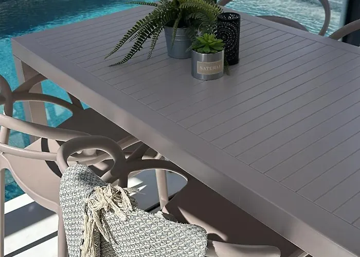 First 아파트 자다르